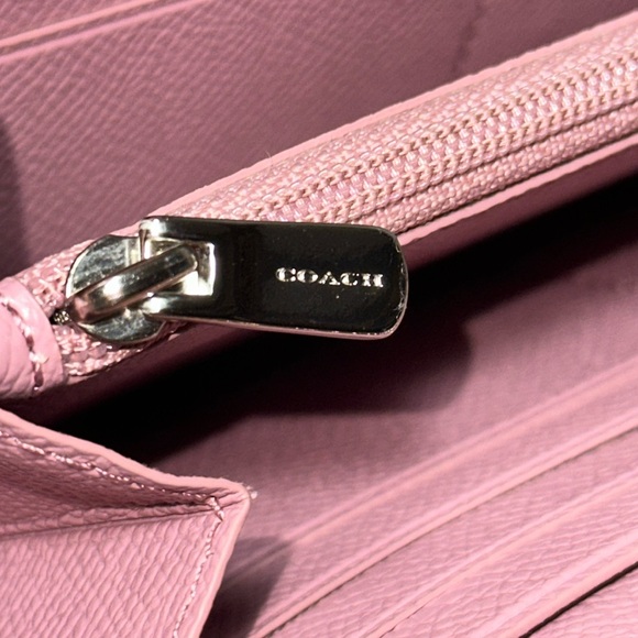 COACH Accordion Zip Wallet In Crossgrain Leather - Picture 8 of 9